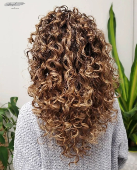 V-Cut with Ringlet Curls